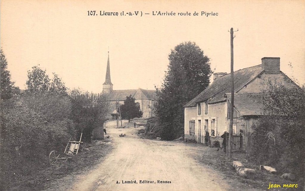 Lieuron - L'Arrivée route de Pipriac.jpg