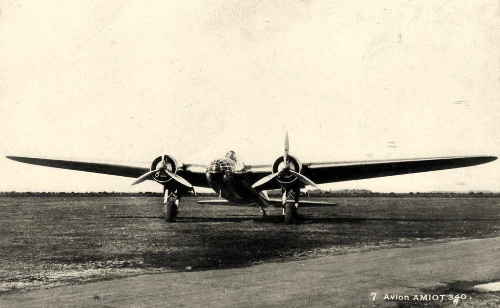 Avion 7 Amiot 340.jpg