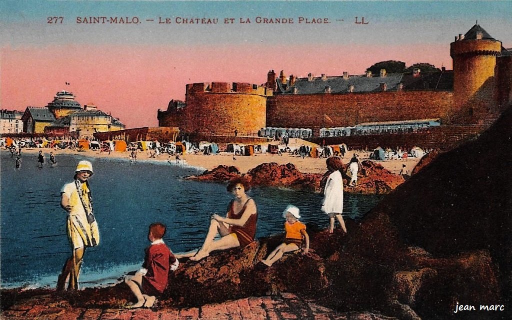 Saint-Malo - Le Château et la Grande Plage (version colorisée).jpg