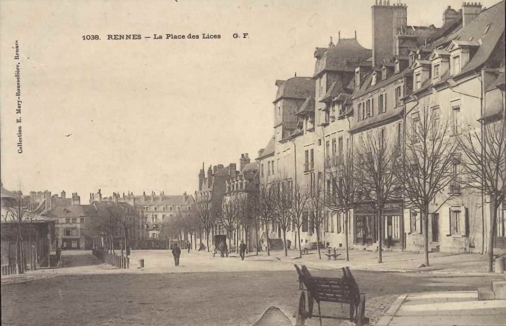 1038 - Rennes - La Place des Lices.jpg