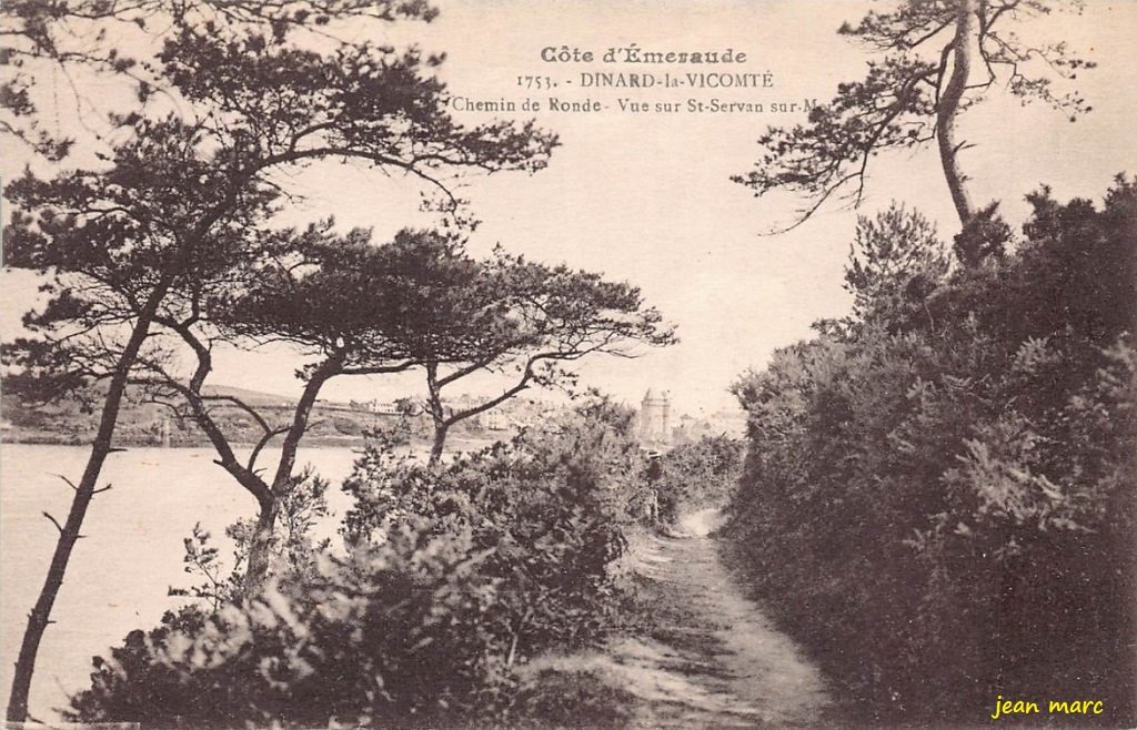 Dinard – La Vicomté – Chemin de Ronde – Vue sur Saint-Servan-sur-Mer.jpg
