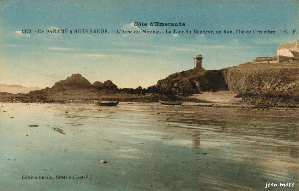 Rothéneuf - Anse du Minihic - La Tour du Bonheur, au loin l'île de Cézembre.jpg