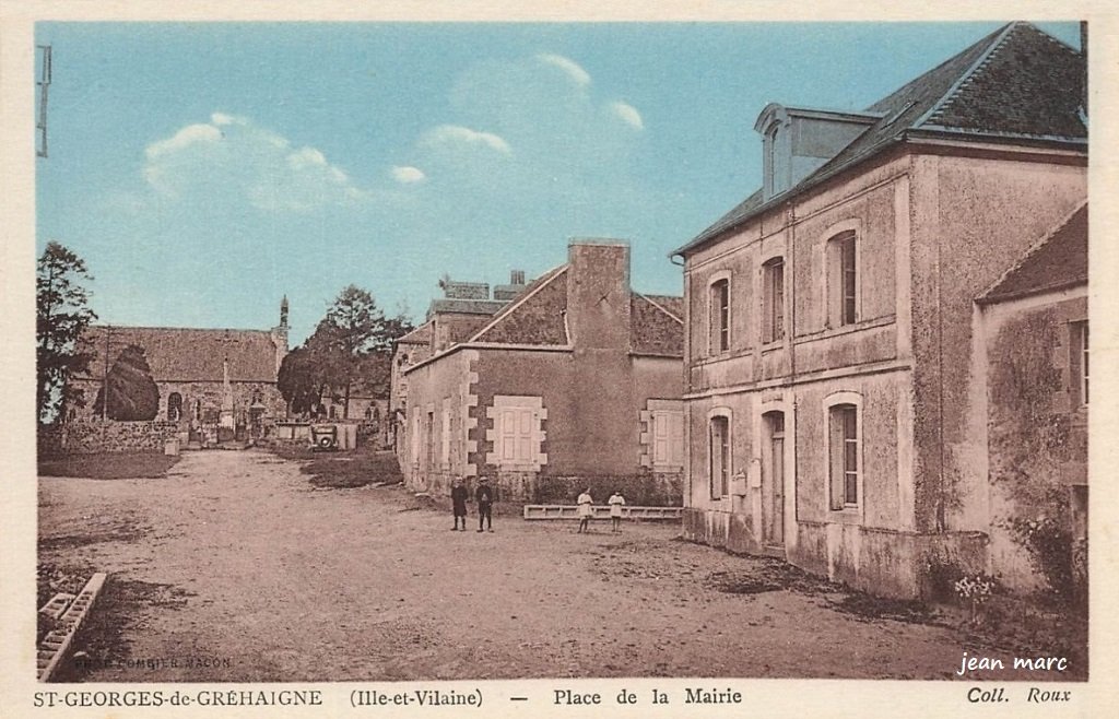 Saint-Georges-de-Gréhaigne - Place de la Mairie.jpg