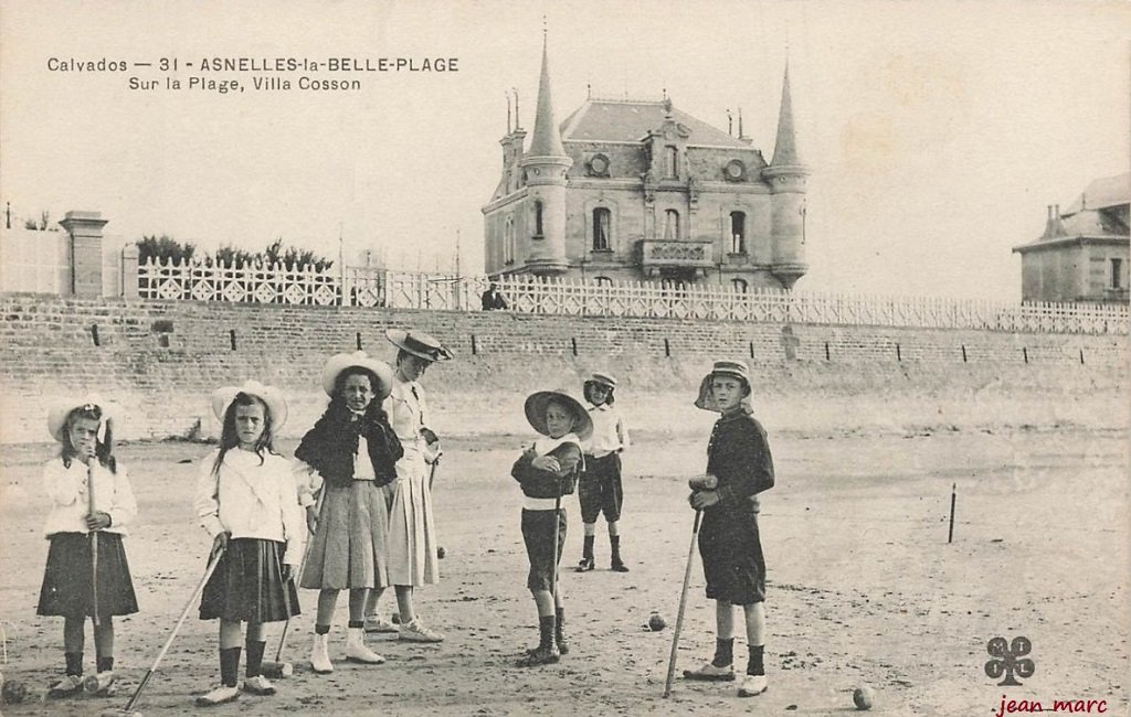 Asnelles-la-Belle-Plage - Sur la Plage, Villa Cosson.jpg