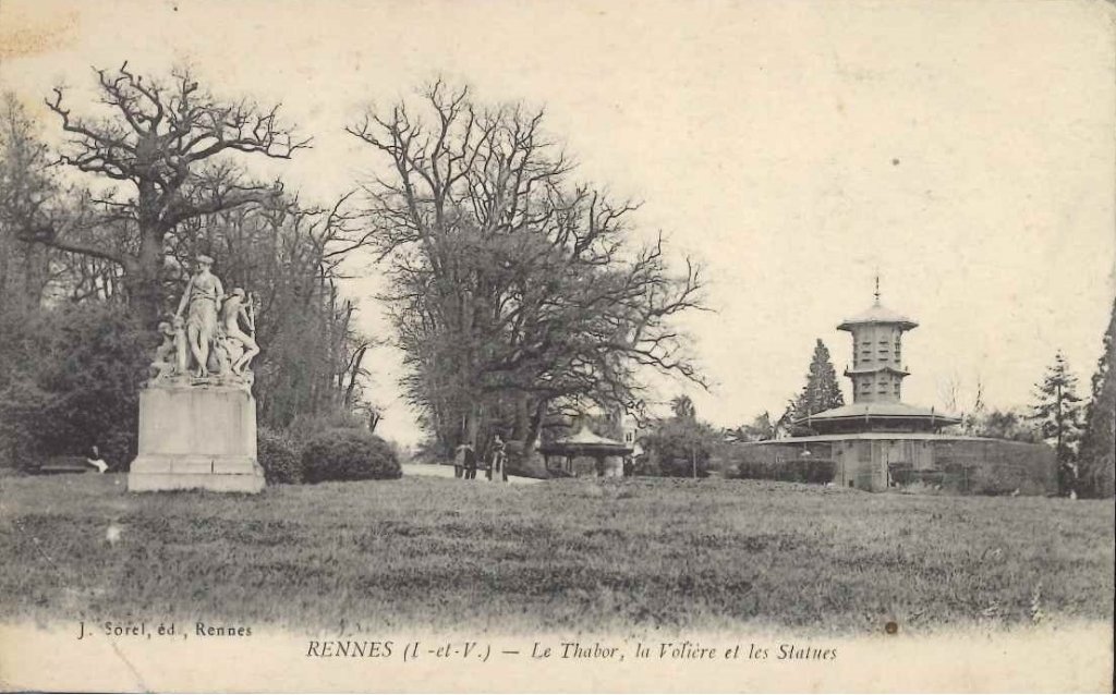 Rennes- Le Thabor, la Volière et les Statues.jpg