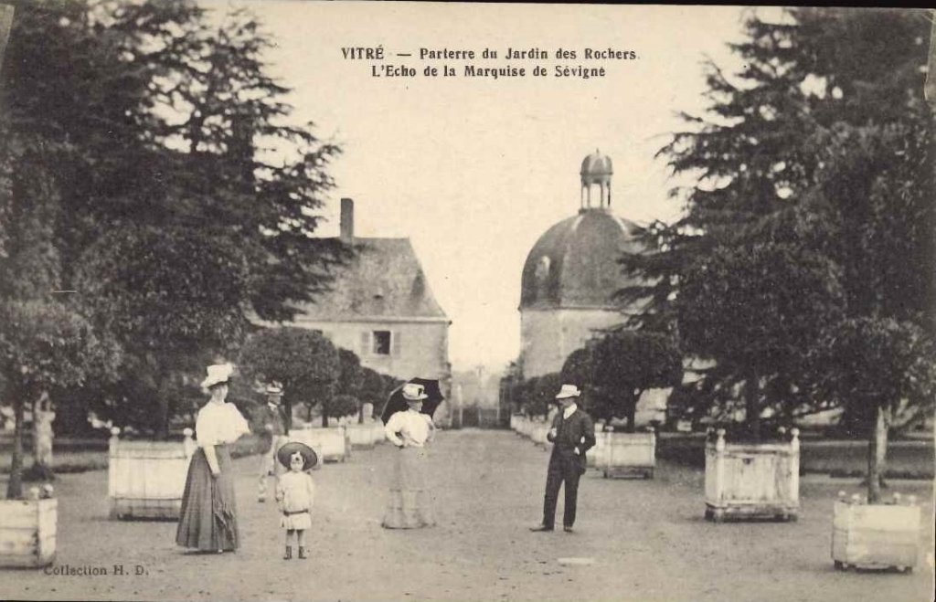 Vitré - Parterre du Jardin des Rochers - L'Echo de la Marquise de Sévigné.jpg