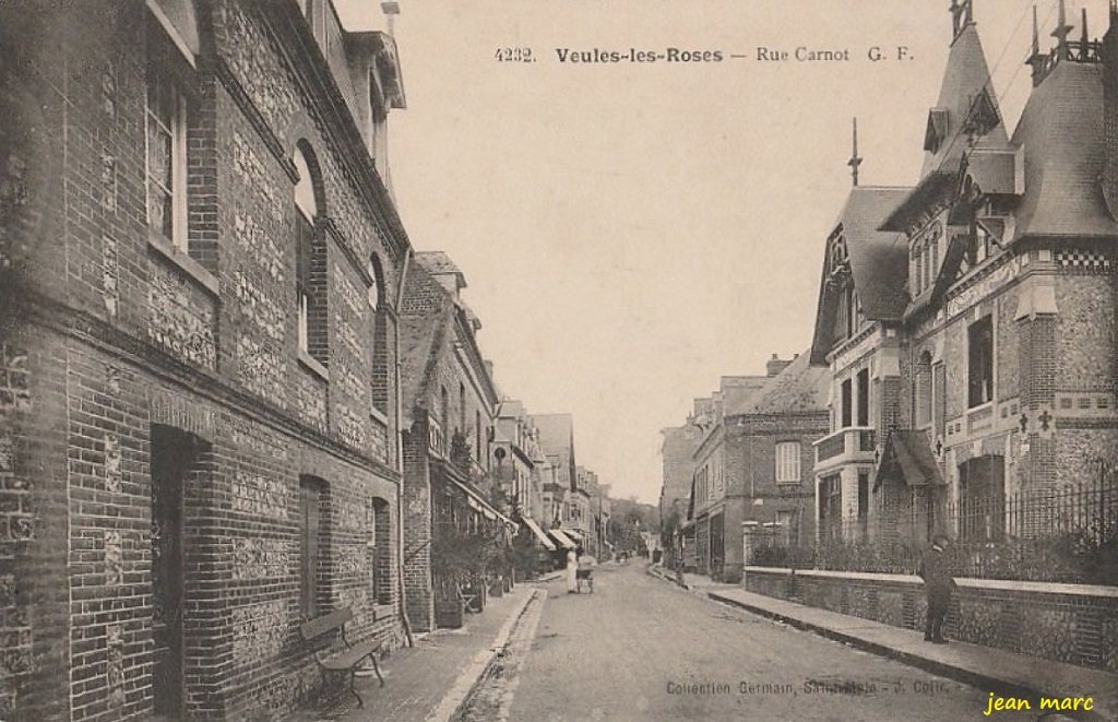 Veules-les-Roses - Rue Carnot.jpg