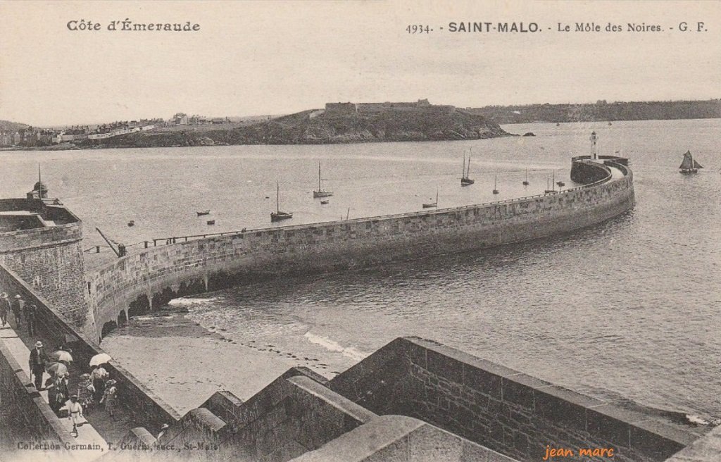 Saint-Malo - Le Môle des Noires.jpg