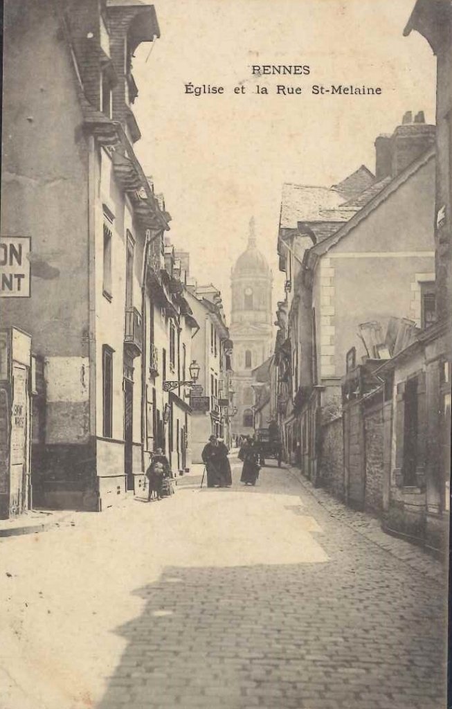 Rennes - Eglise et la Rue St-Melaine.jpg