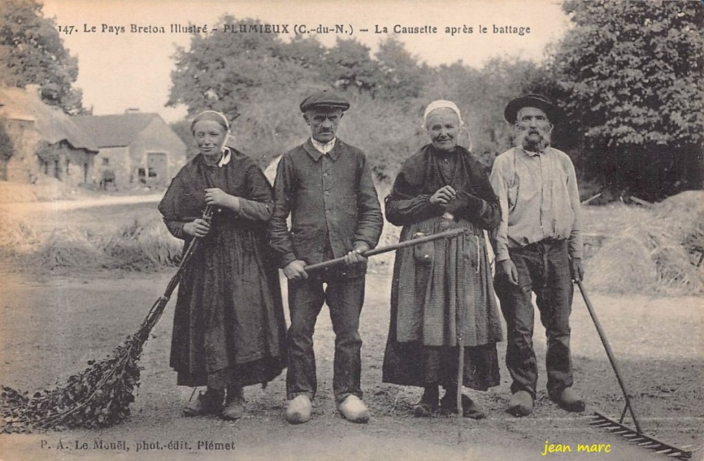 Plumieux - La Causette après le battage.jpg