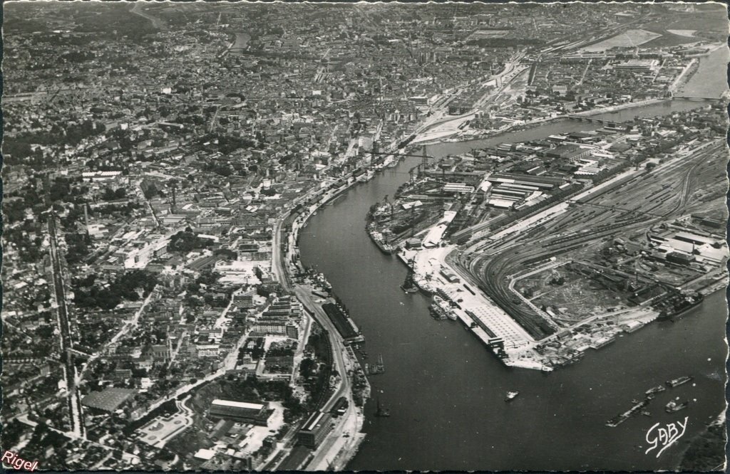 44-Nantes _L-Inf_ Vue aérienne du Port ( 103 Editions Gaby.jpg