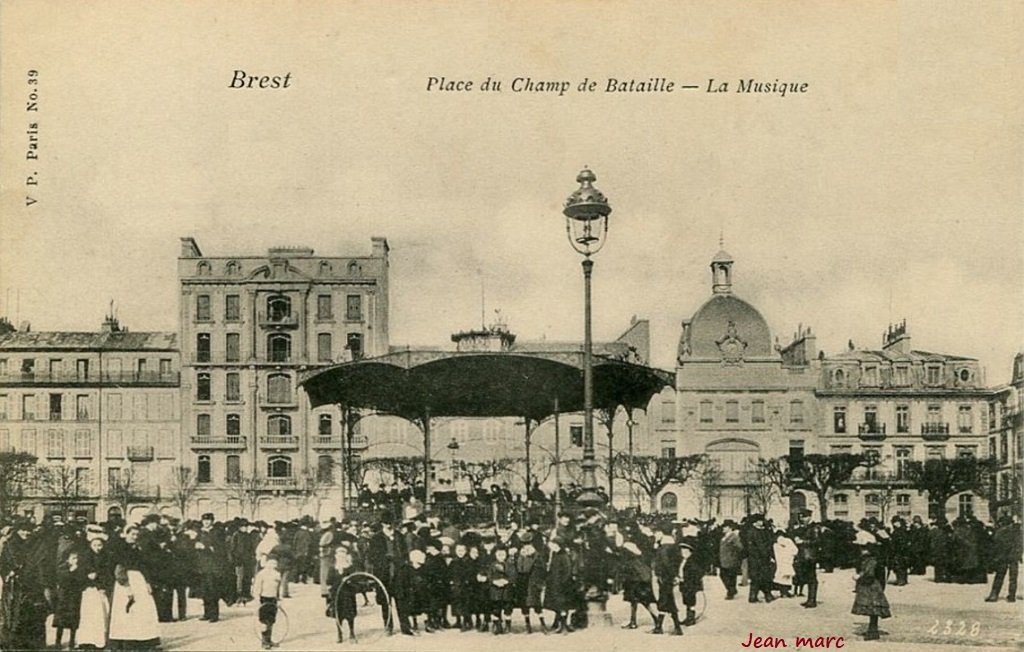 Brest - Place du Champ de Bataille - La Musique.jpg