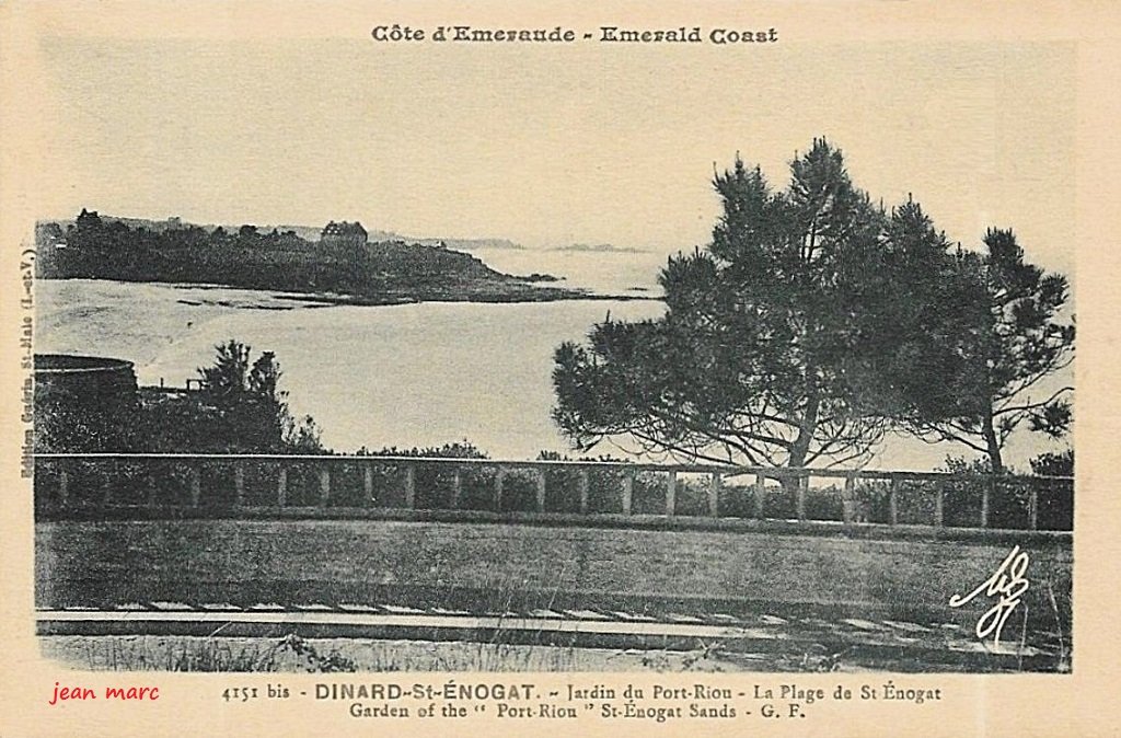 Dinard-Saint-Énogat - Jardin du Port-Riou - La Plage de Saint-Énogat.jpg