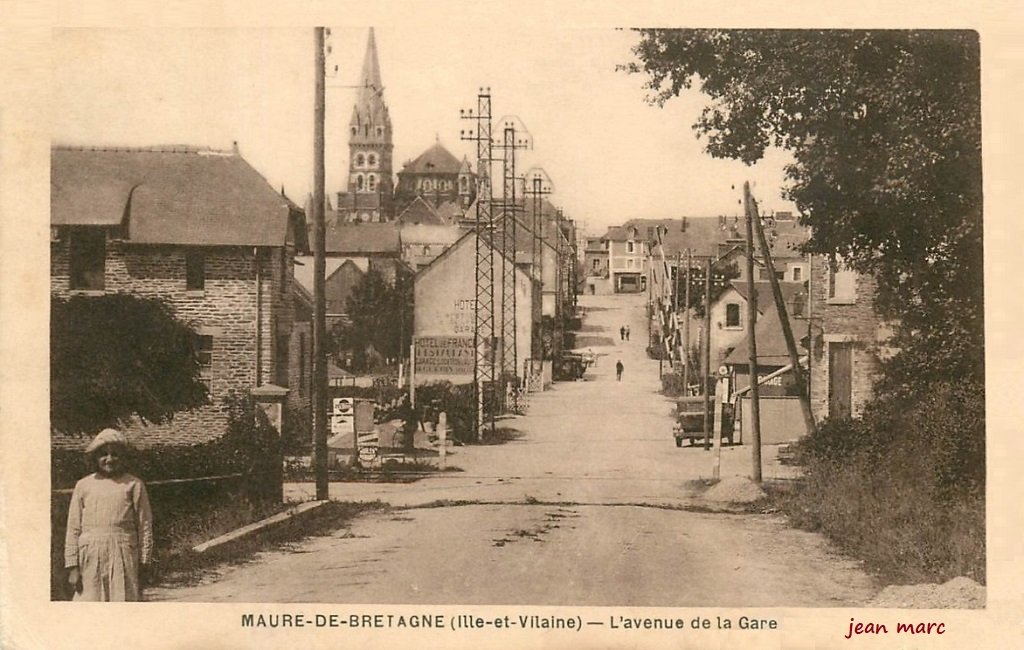 Maure-de-Bretagne - L'Avenue de la Gare.jpg
