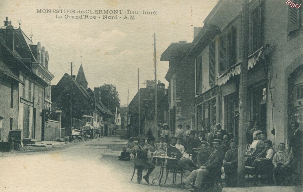 38-Monestier-de-Clermont - La Grand'Rue Nord - AM.jpg