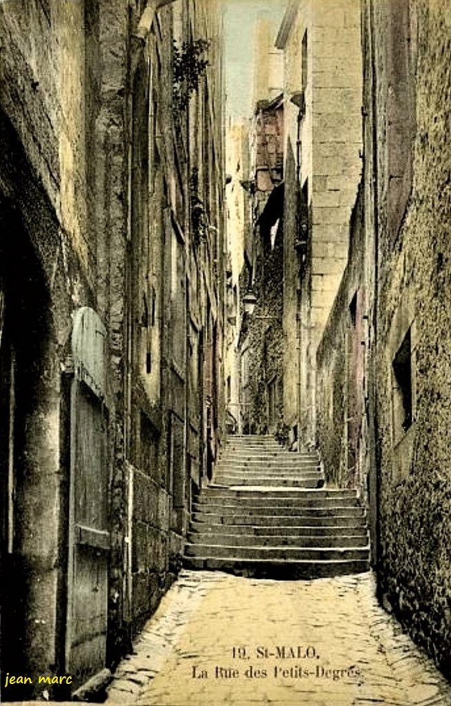 Saint-Malo - Rue des Petits Degrés.jpg