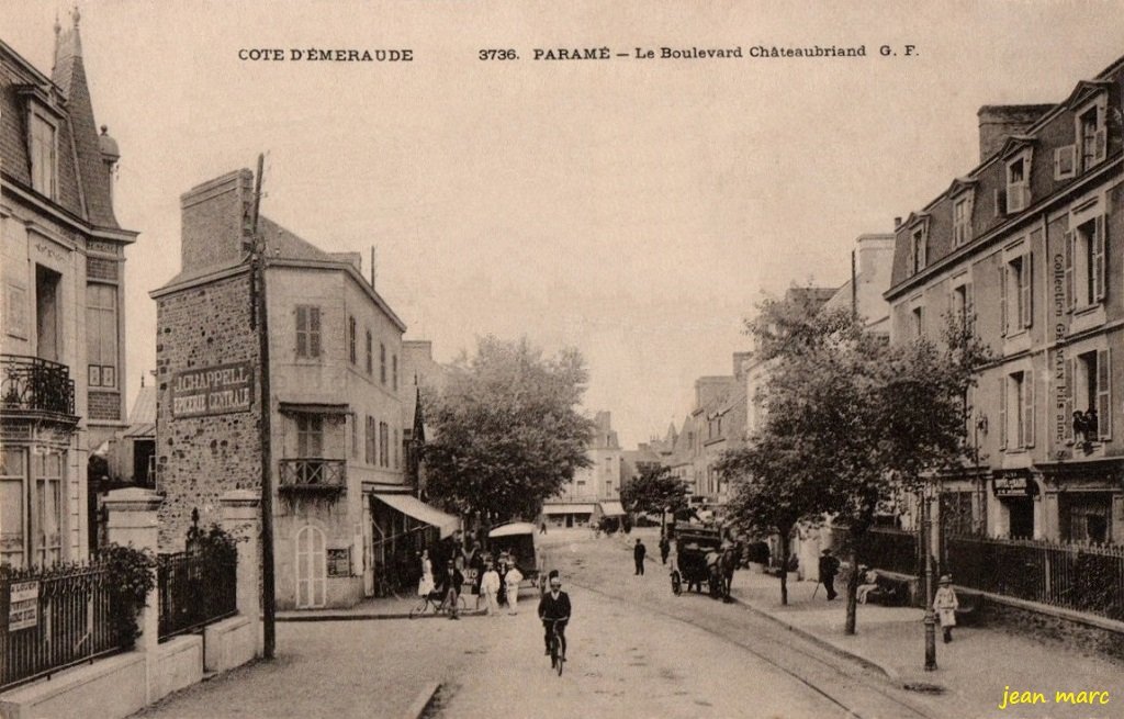 Paramé - Le Boulevard Chateaubriand.jpg