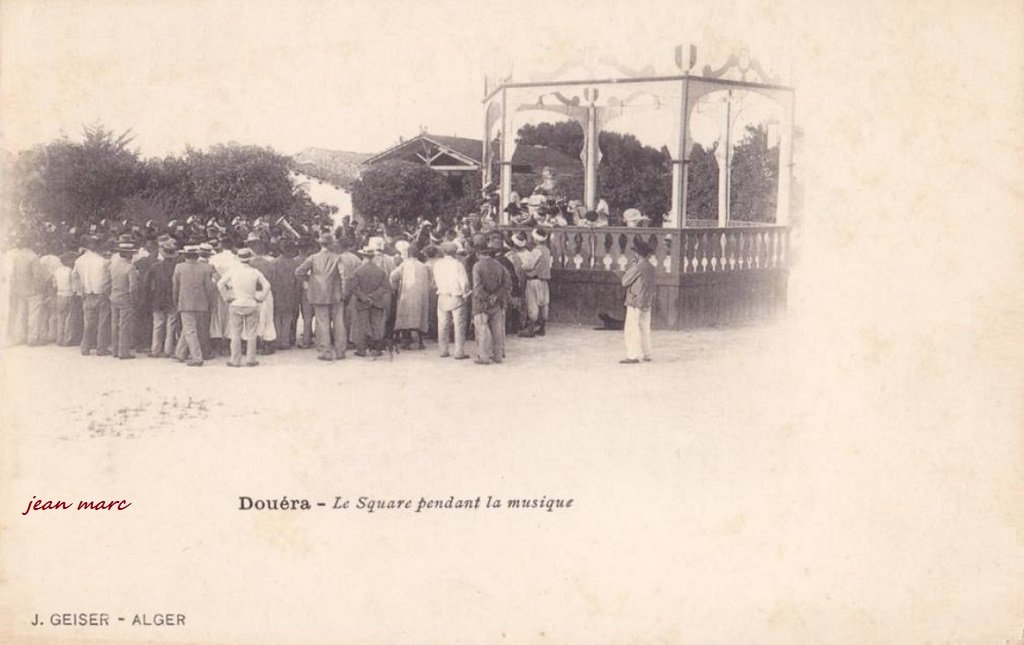 Douéra - Le Square pendant la musique.jpg