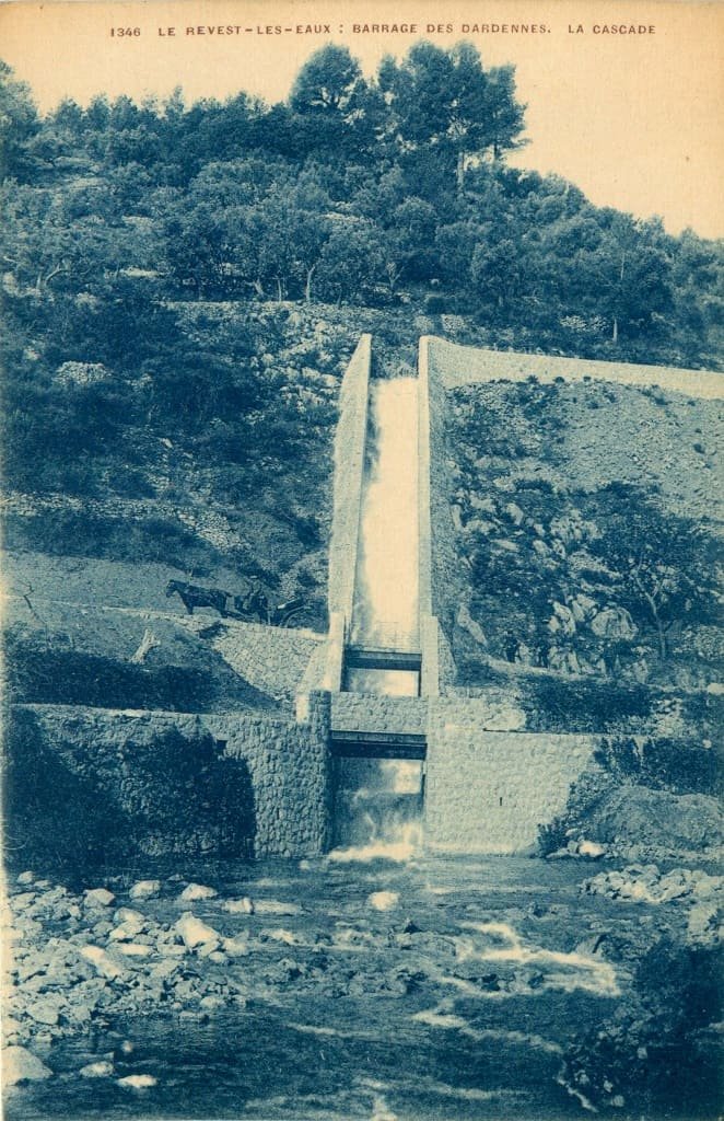 Le Revest Bar 1346.jpg
