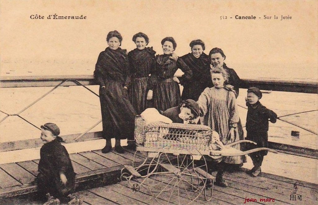 Cancale - Sur la Jetée.jpg