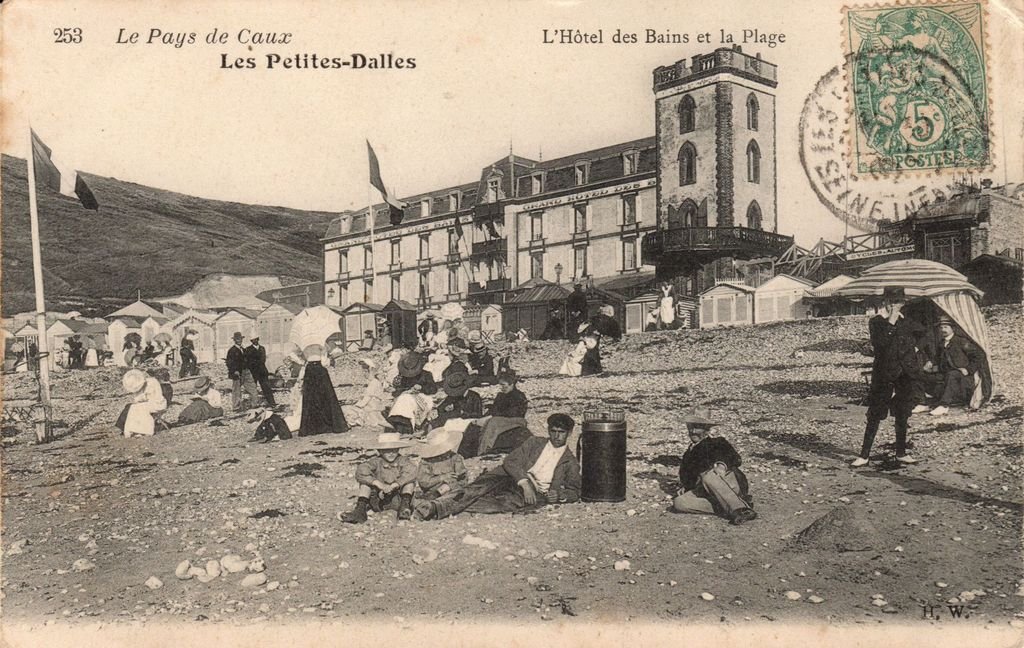 76 - LES PETITES DALLES - 253 - Pays de Caux - L'Hôtel des Bains et la Plage - H.W. - 08-04-25.jpg