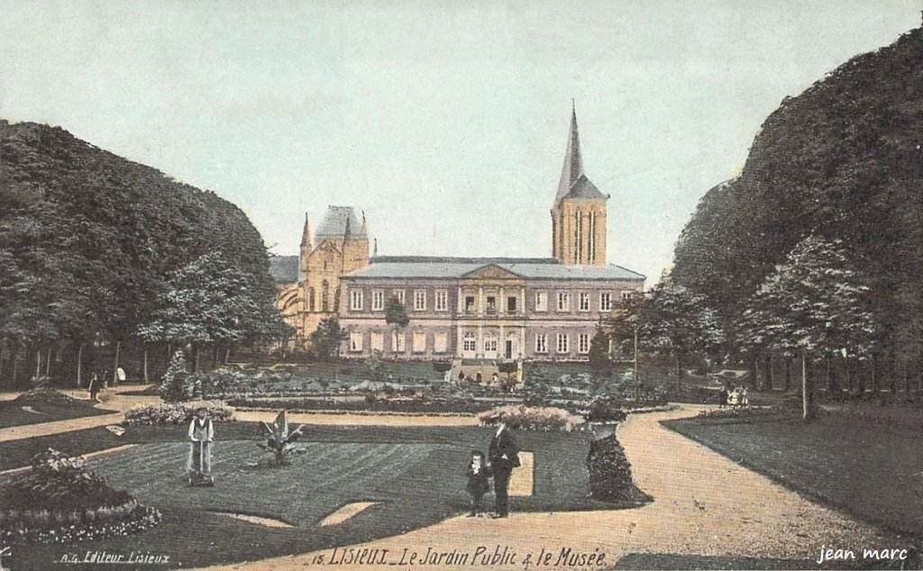 Lisieux - Le Jardin Public et le Musée.jpg