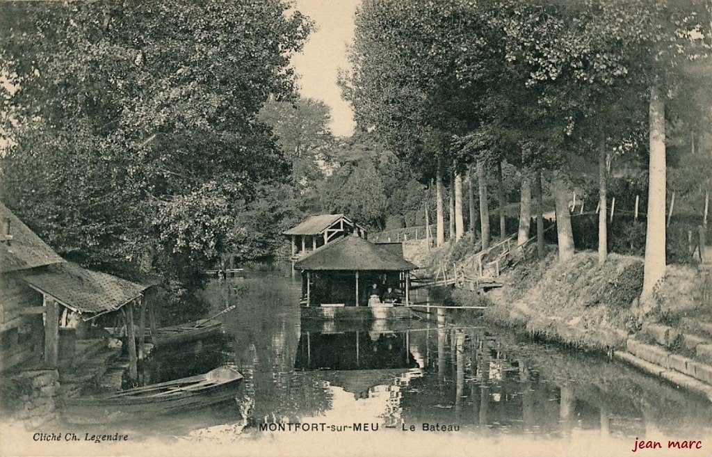 Montfort-sur-Meu - Le Bateau.jpg